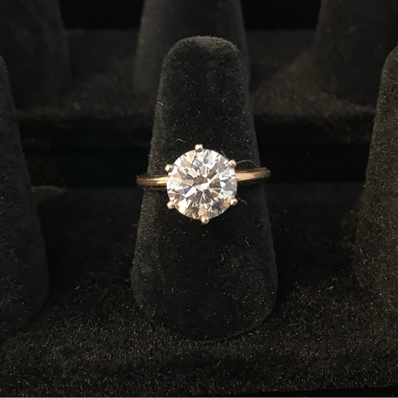 2.37ctw ROUND DIAMOND RING - Picture 3 of 6